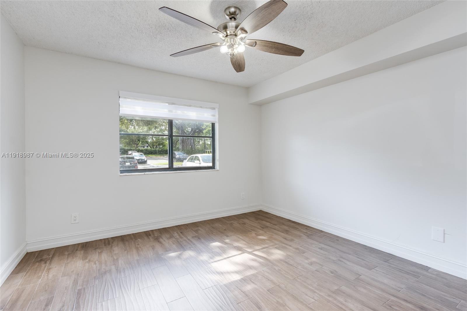 HOLLYWOOD PARC CONDOMINIUM - Residential