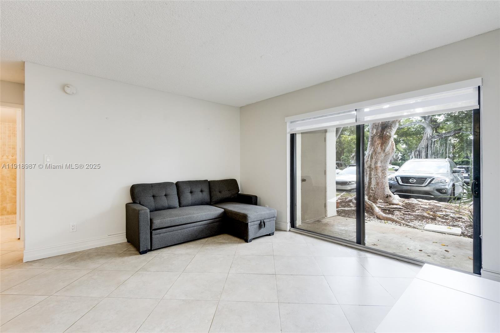 HOLLYWOOD PARC CONDOMINIUM - Residential