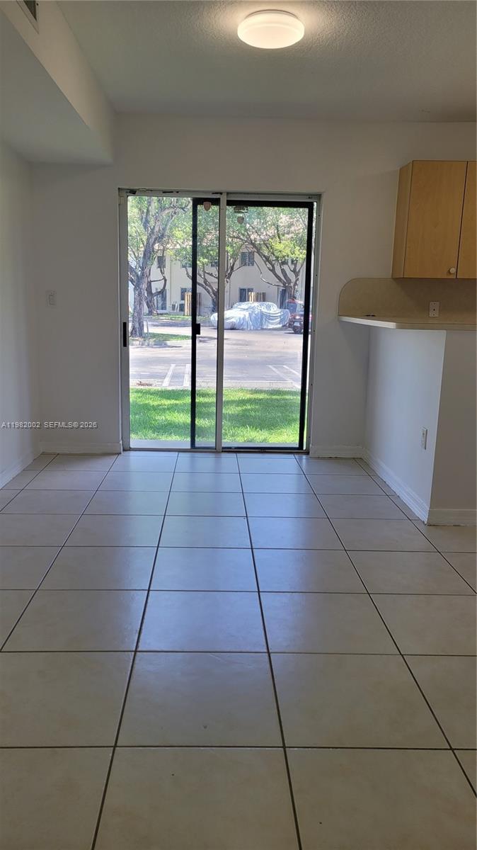 VENETIA GARDENS SOUTH CON - Residential Lease
