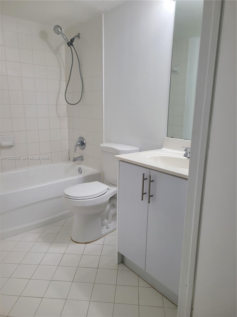VENETIA GARDENS SOUTH CON - Residential Lease