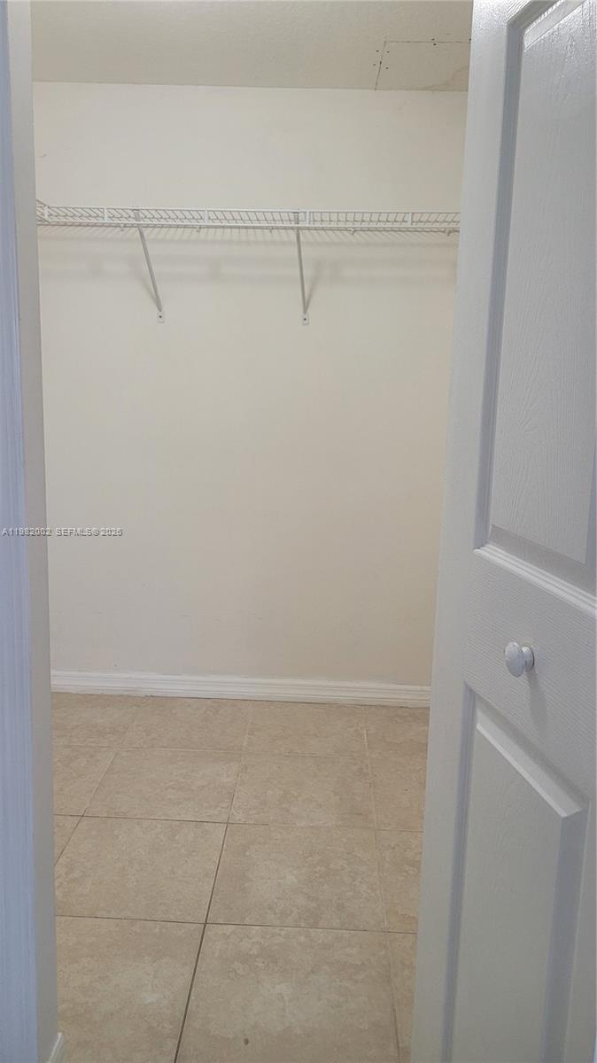 VENETIA GARDENS SOUTH CON - Residential Lease