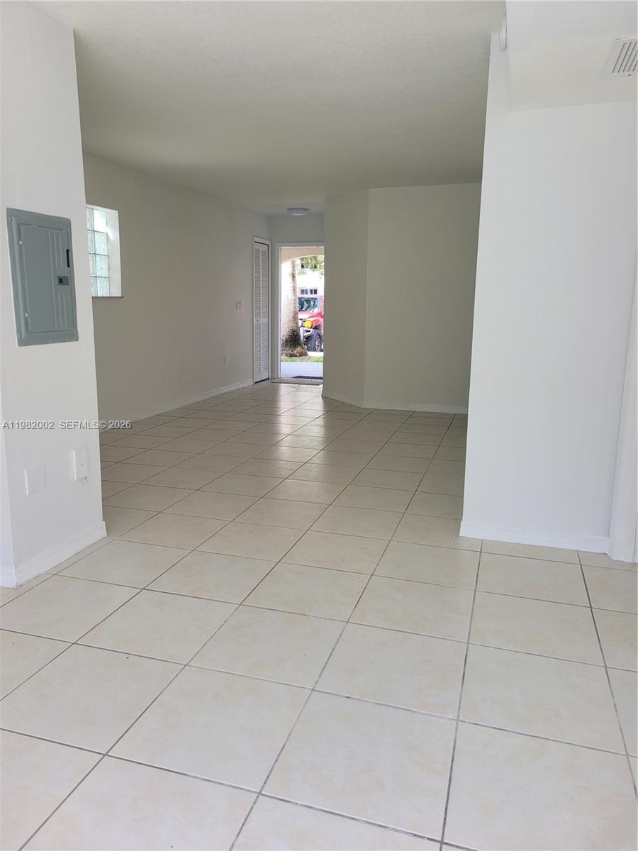 VENETIA GARDENS SOUTH CON - Residential Lease