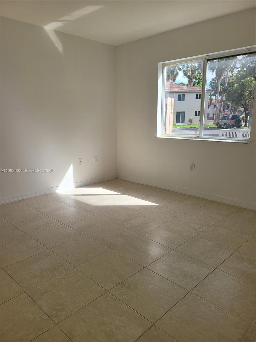 VENETIA GARDENS SOUTH CON - Residential Lease