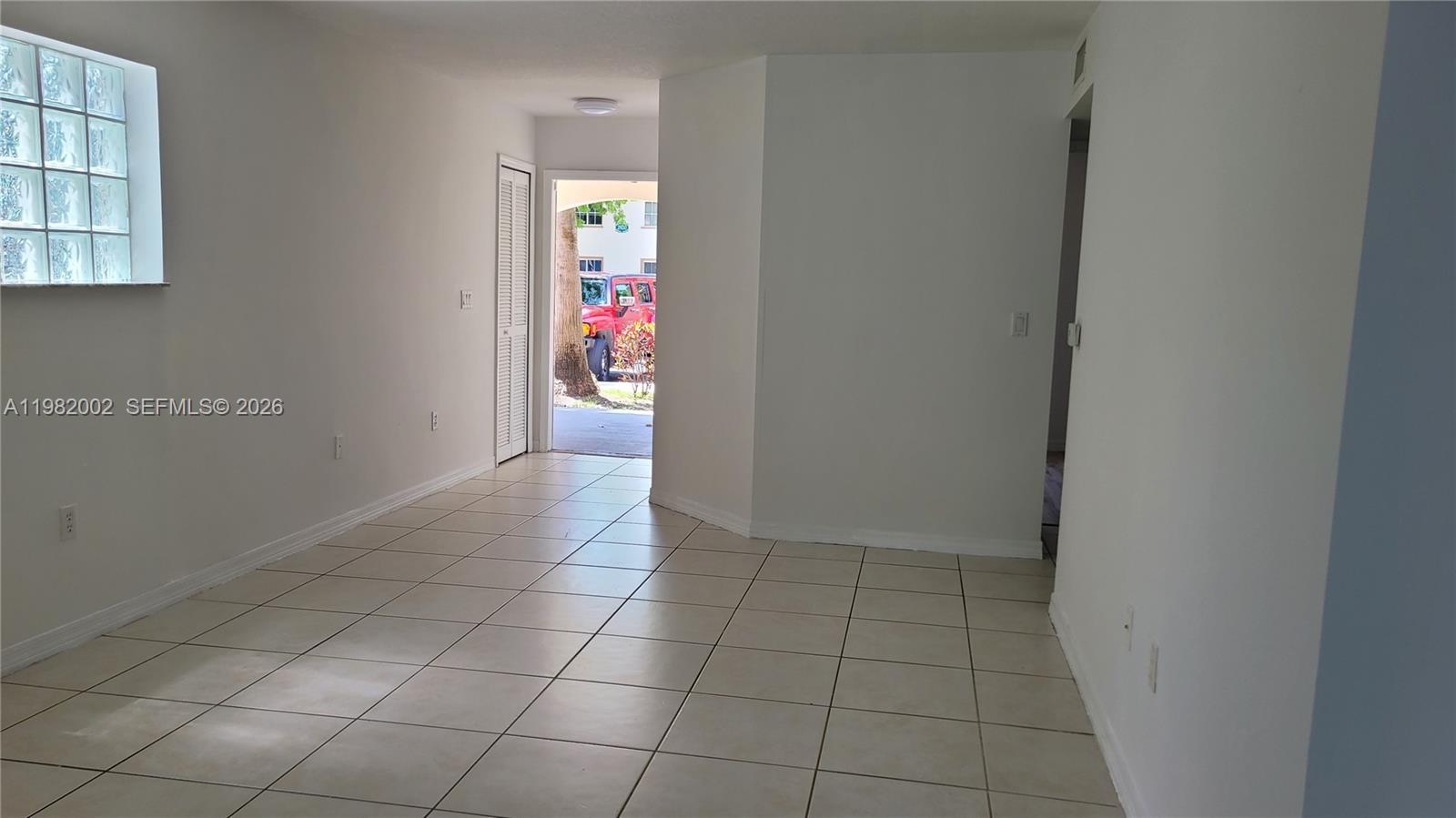 VENETIA GARDENS SOUTH CON - Residential Lease