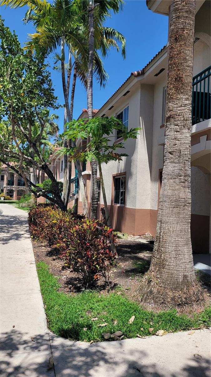 VENETIA GARDENS SOUTH CON - Residential Lease