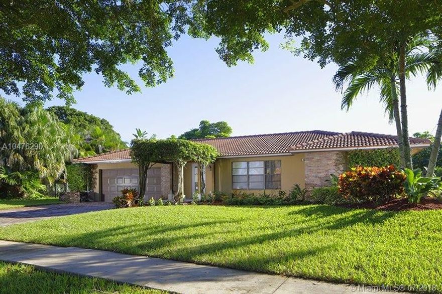 Stunning house in Jacaranda Lakes, beautiful back view to swimming pool, lake and park.  No back neighbors.  Marble floors.  Wide sidewalks to stroll along with your pet.  Basketball, tennis, toddlers play ground. Easy access to major highways.  It could be rented out with or without furniture, linens, wares, etc. (Add $500 per month)