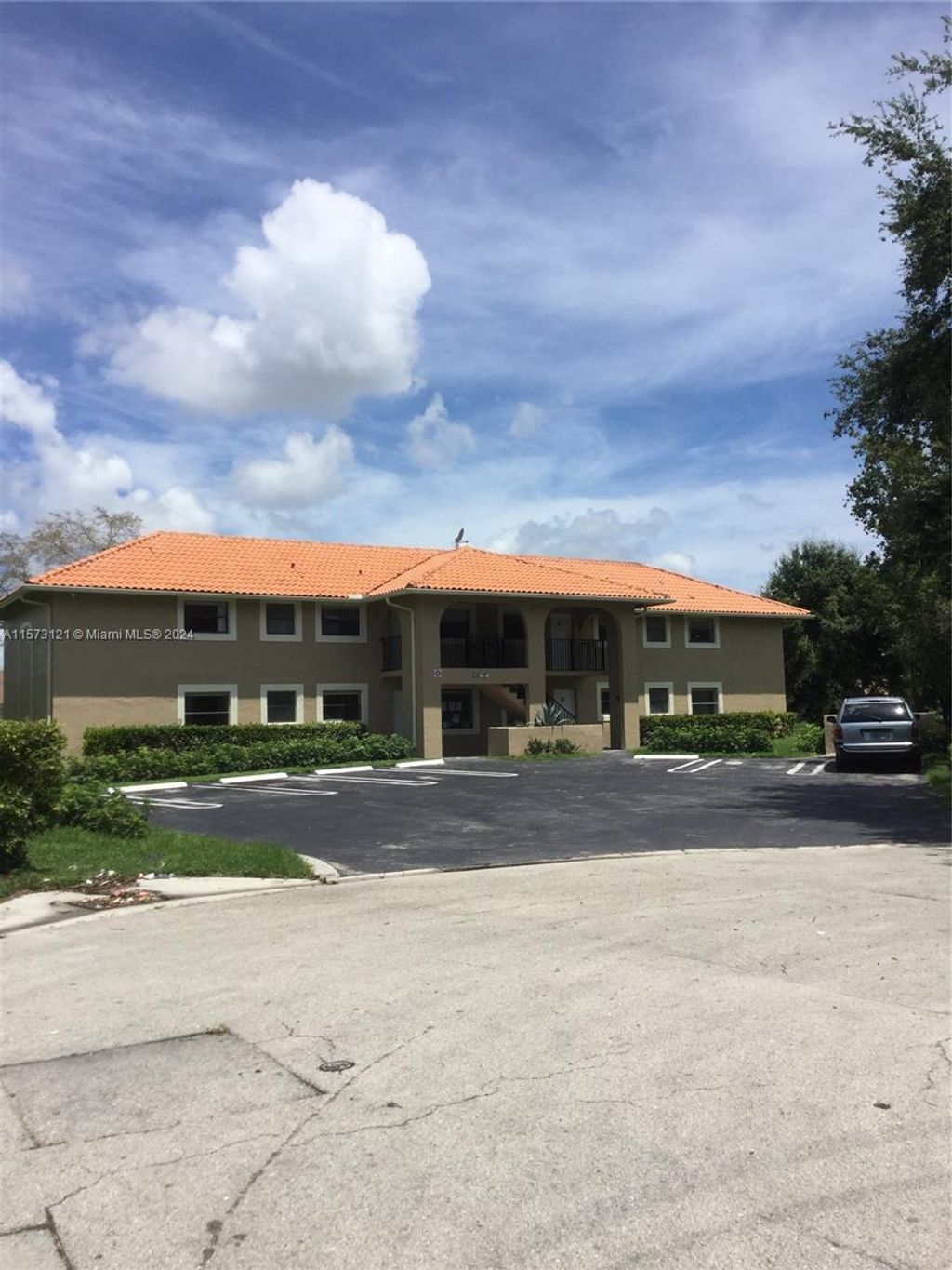 Photo of 4187 NW 114th Ave #4187, Coral Springs, FL 33065 (MLS # A11573121)