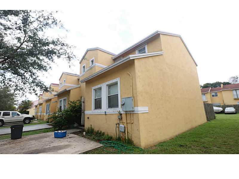 FANTASTIC PROPERTY IN HOMESTEAD. A FABULOUS TWO STORY 3/2 TOWNHOUSE IN VILLAS OF SUNRISE. BOASTING 1,363 SQFT OF LIVING AREA. THIS TOWNHOUSE IS FAMILY ORIENTED. FINISHED WITH NEUTRAL COLORS THROUGHOUT, A SPACIOUS KITCHEN, OPEN LIVING AND DINING AREAS, LAR GE BEDROOMS/BATHROOMS, AND A BACKYARD PERFECT FOR ENTERTAINING. CLOSE TO SCHOOLS, LOCAL SHOPPING, ENTERTAINMENT, EMPLOYMENT, AND MAJOR ROADS.