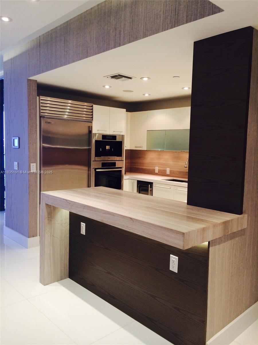 17121 Collins Ave 2803