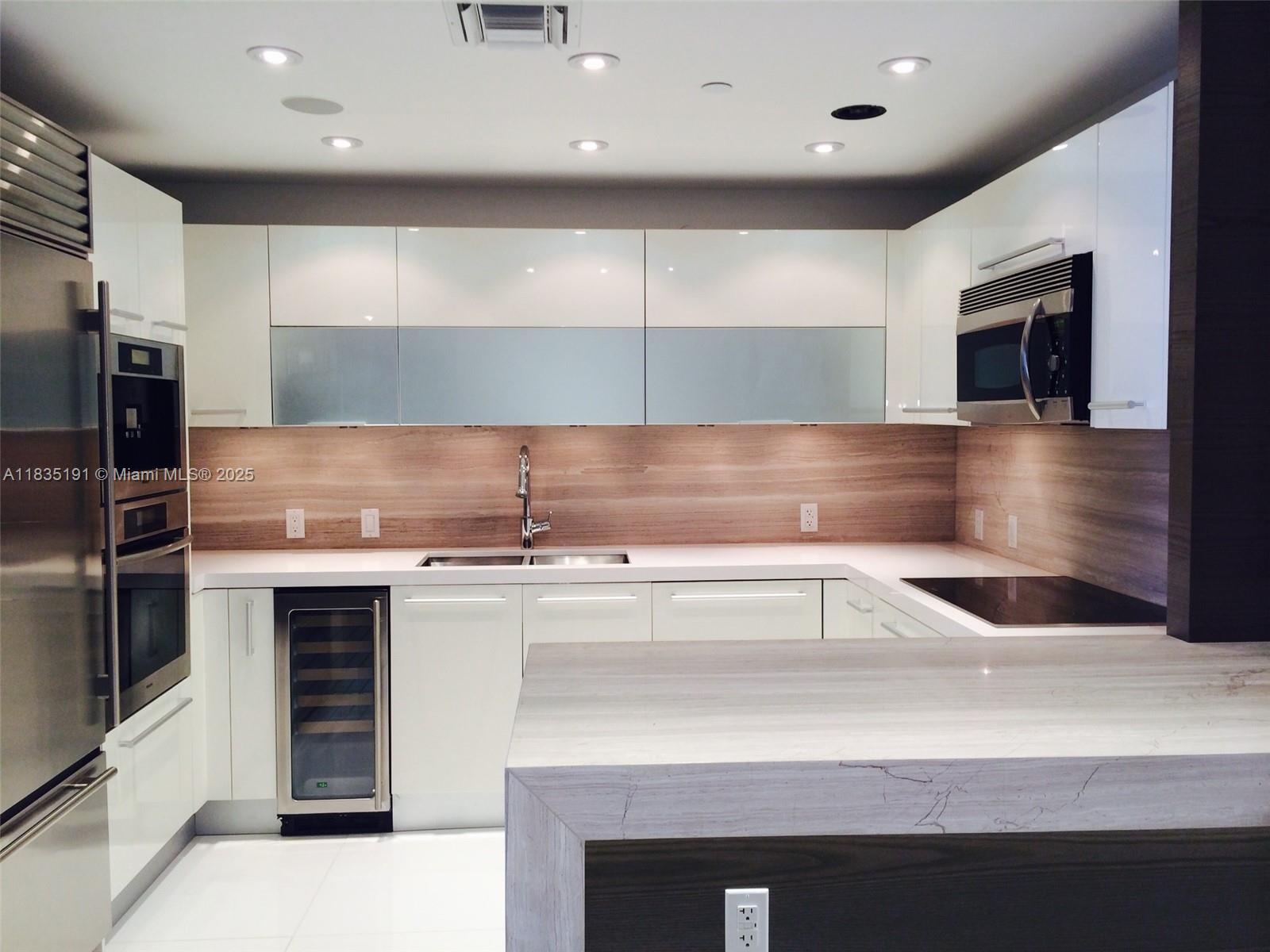 17121 Collins Ave 2803