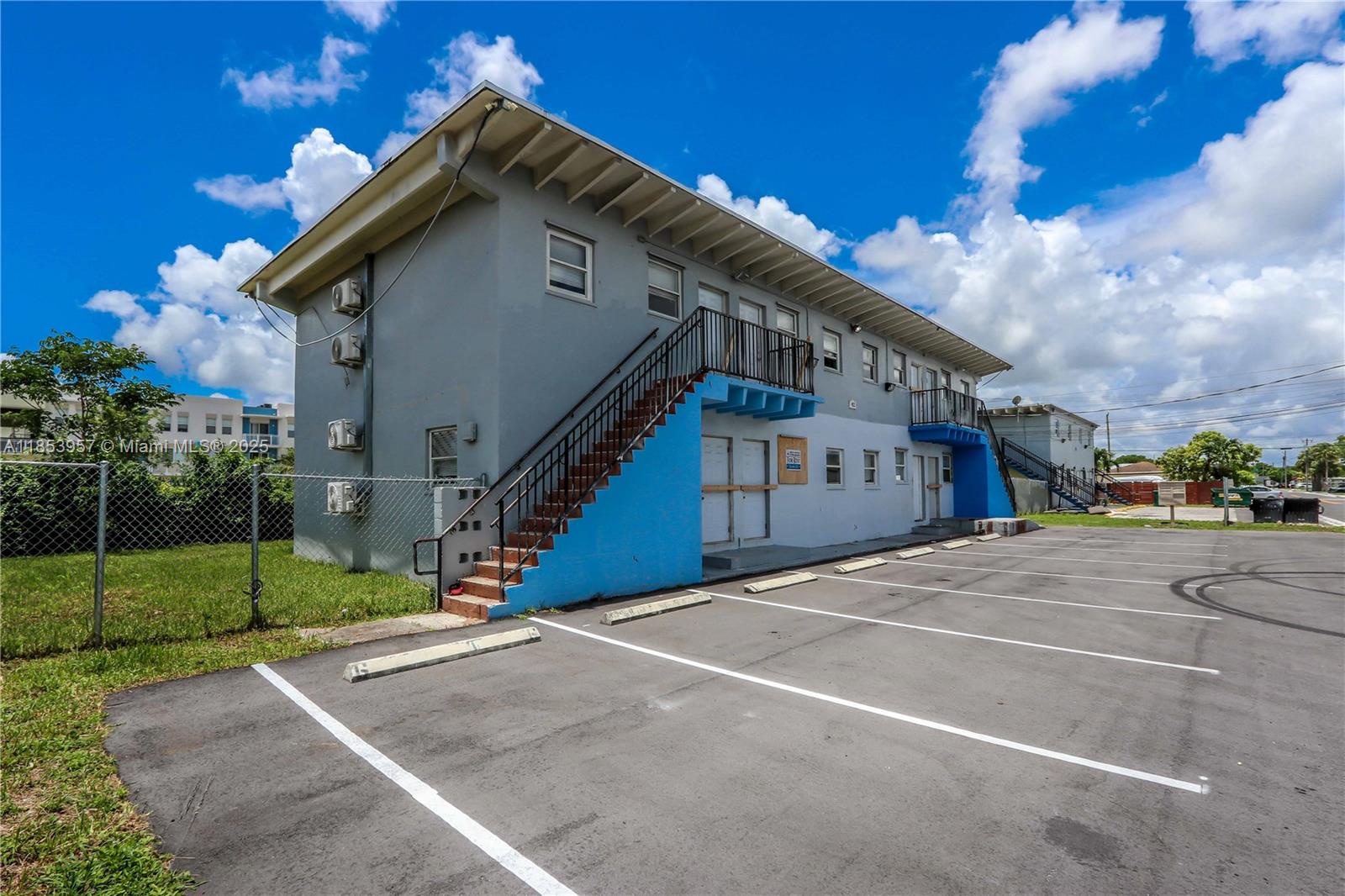 441 NW 12th St
