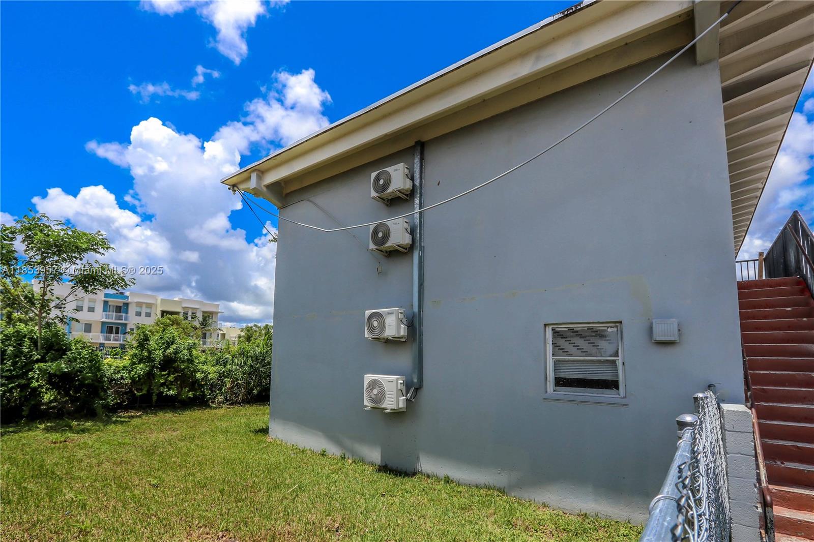 441 NW 12th St
