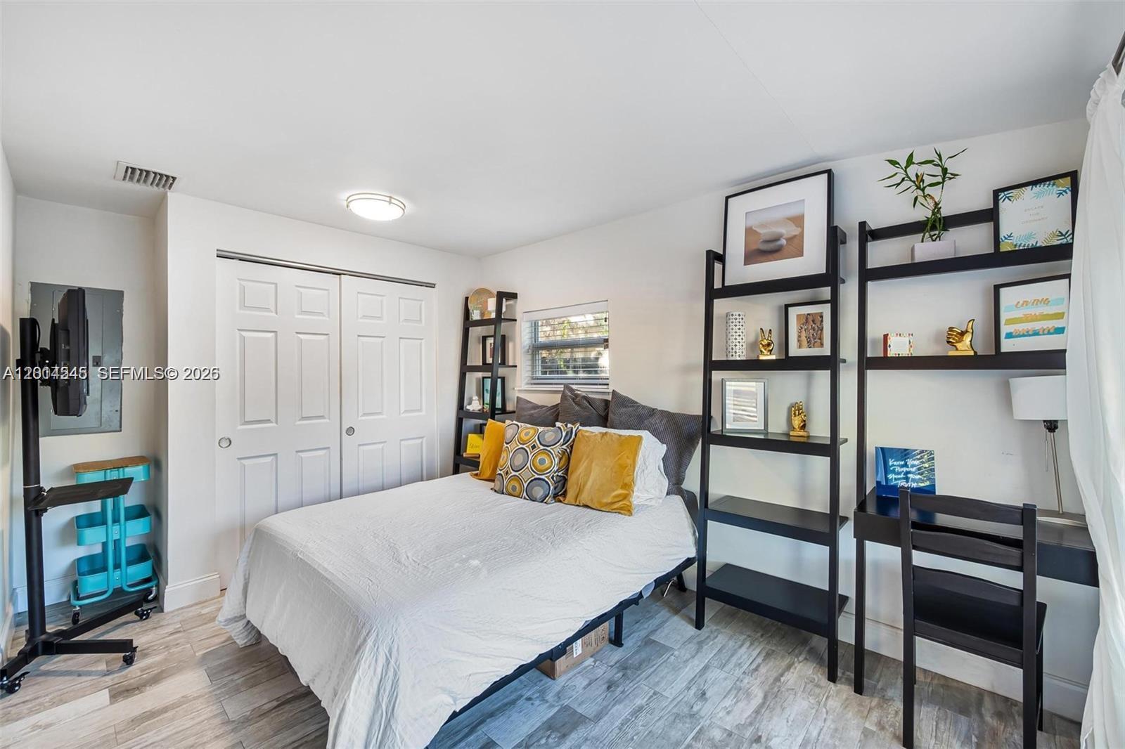 REVISED PLAT OF SHENANDOA - Residential Lease