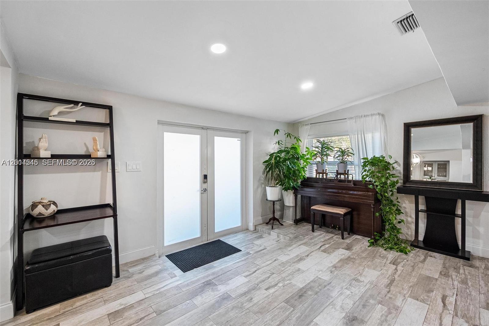 REVISED PLAT OF SHENANDOA - Residential Lease