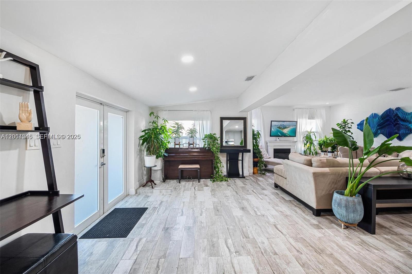 REVISED PLAT OF SHENANDOA - Residential Lease