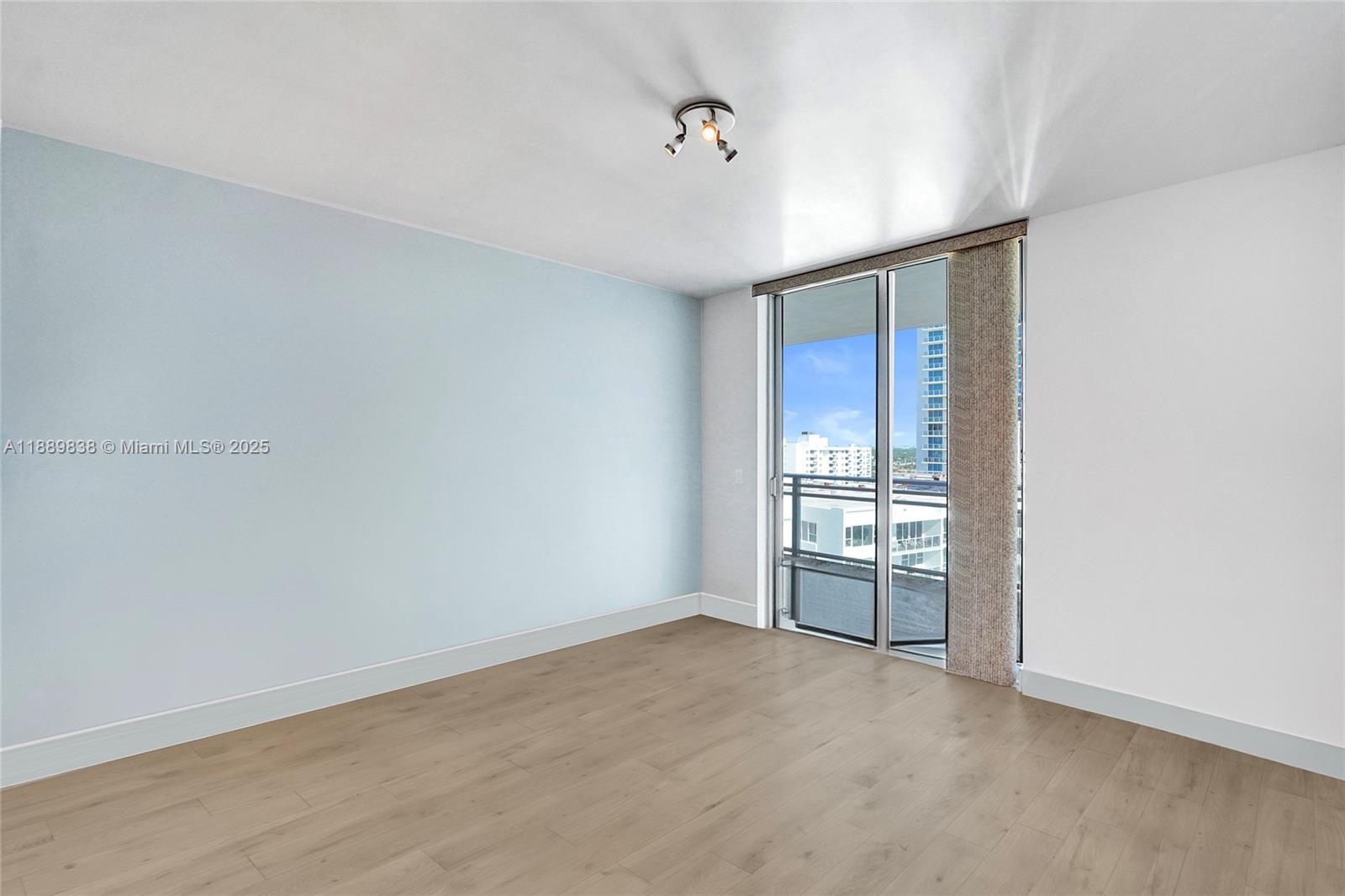 DIPLOMAT OCEANFRONT RESID - Residential Lease
