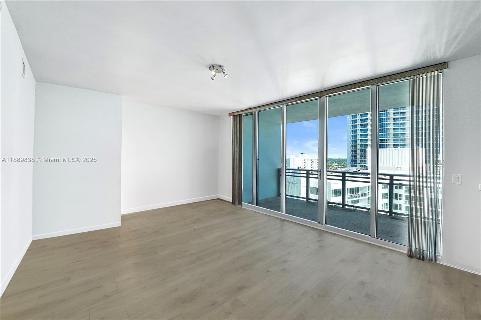 DIPLOMAT OCEANFRONT RESID - Residential Lease