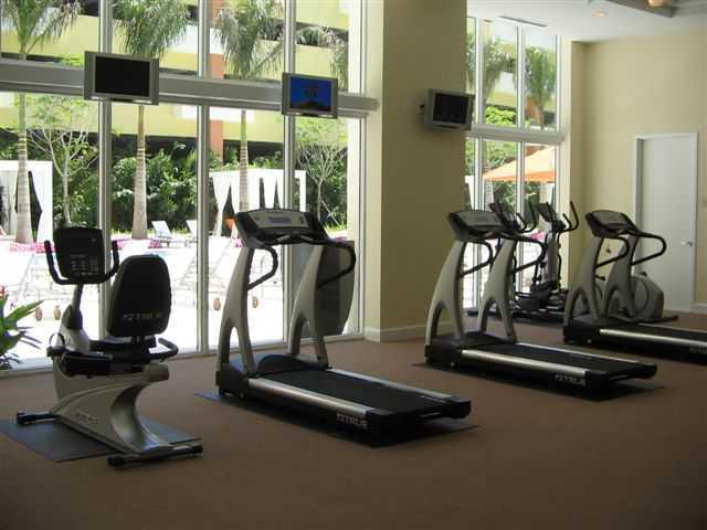 VENTURE AT AVENTURA WEST - Residential Lease