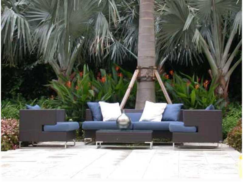 VENTURE AT AVENTURA WEST - Residential Lease