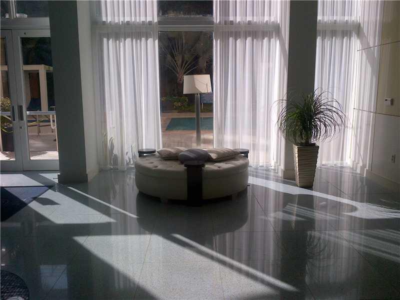 VENTURE AT AVENTURA WEST - Residential Lease