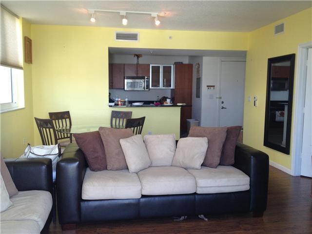 VENTURE AT AVENTURA WEST - Residential Lease