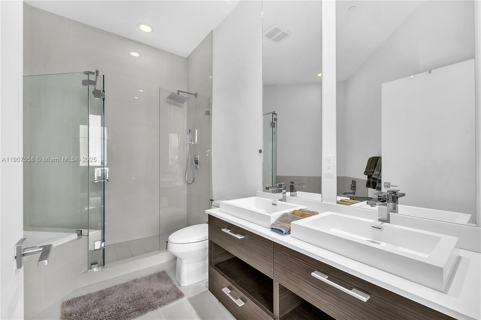 BRICKELL HEIGHTS EAST CON - Residential Lease