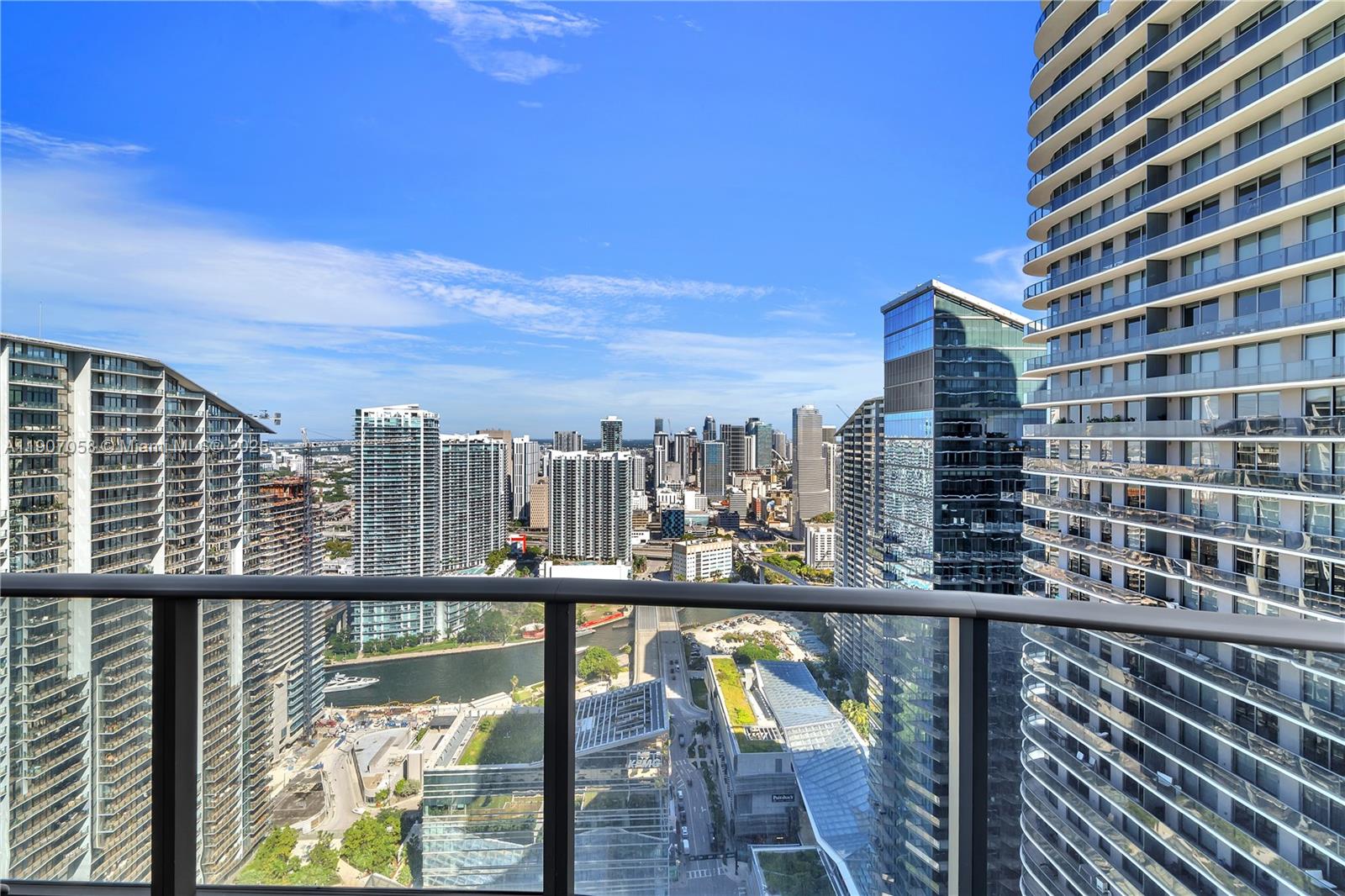 BRICKELL HEIGHTS EAST CON - Residential Lease