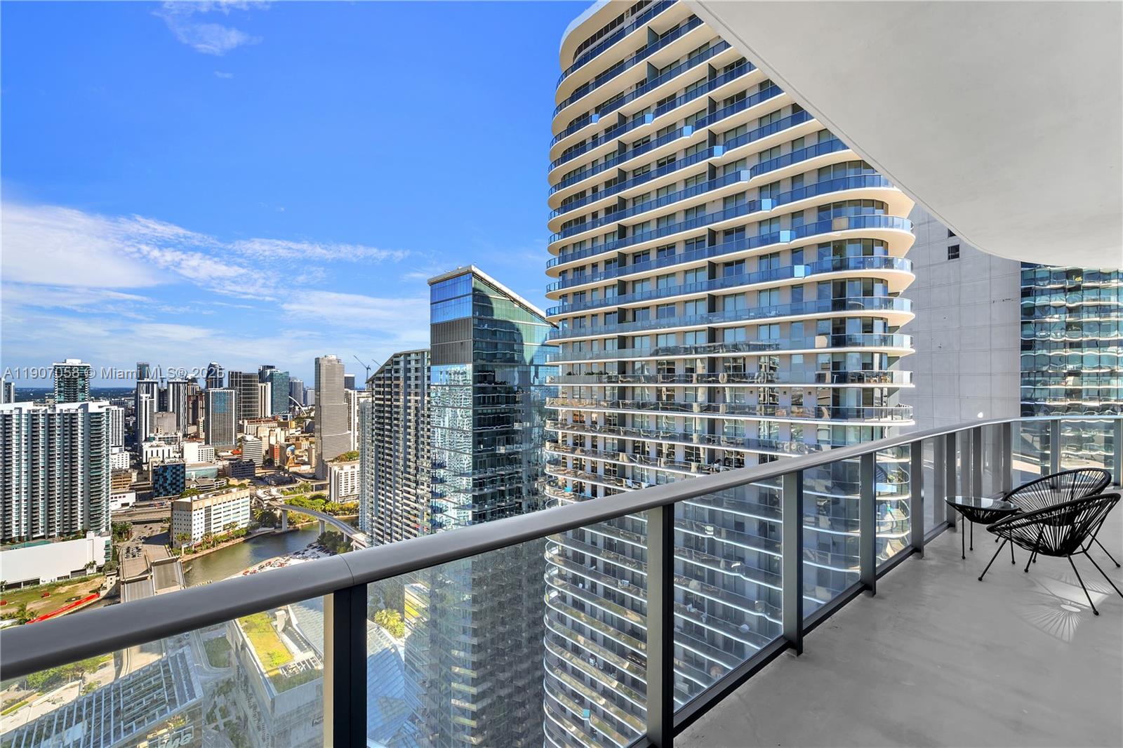 BRICKELL HEIGHTS EAST CON - Residential Lease