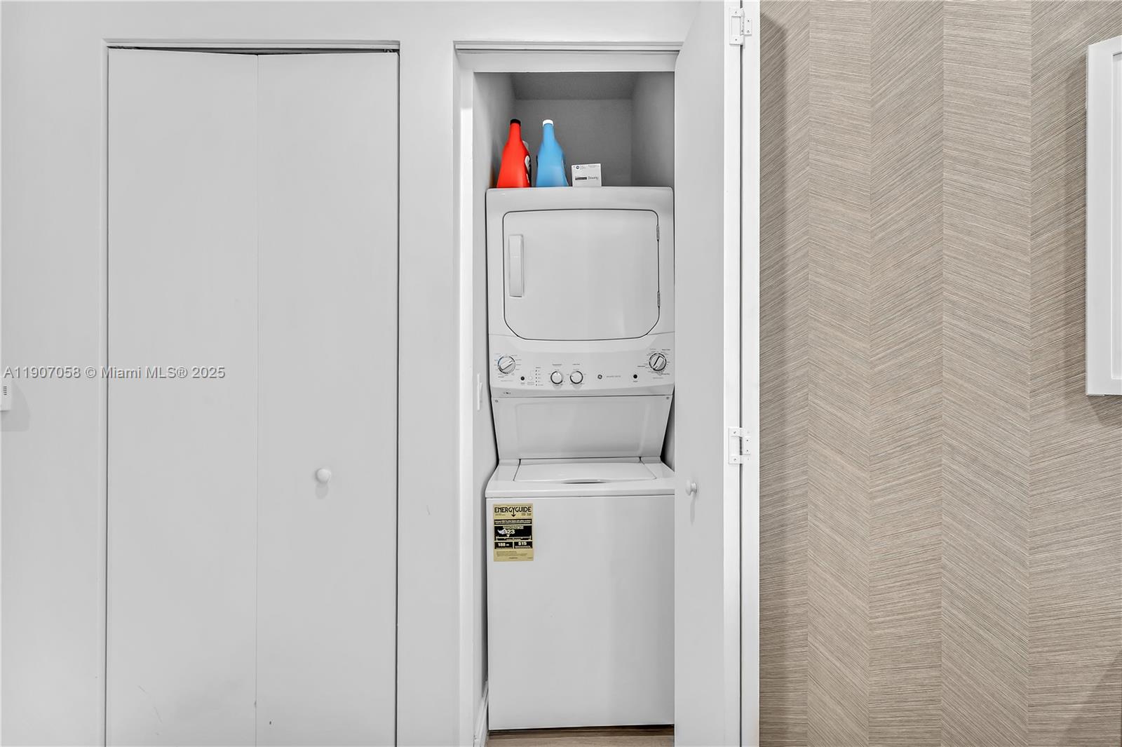 BRICKELL HEIGHTS EAST CON - Residential Lease