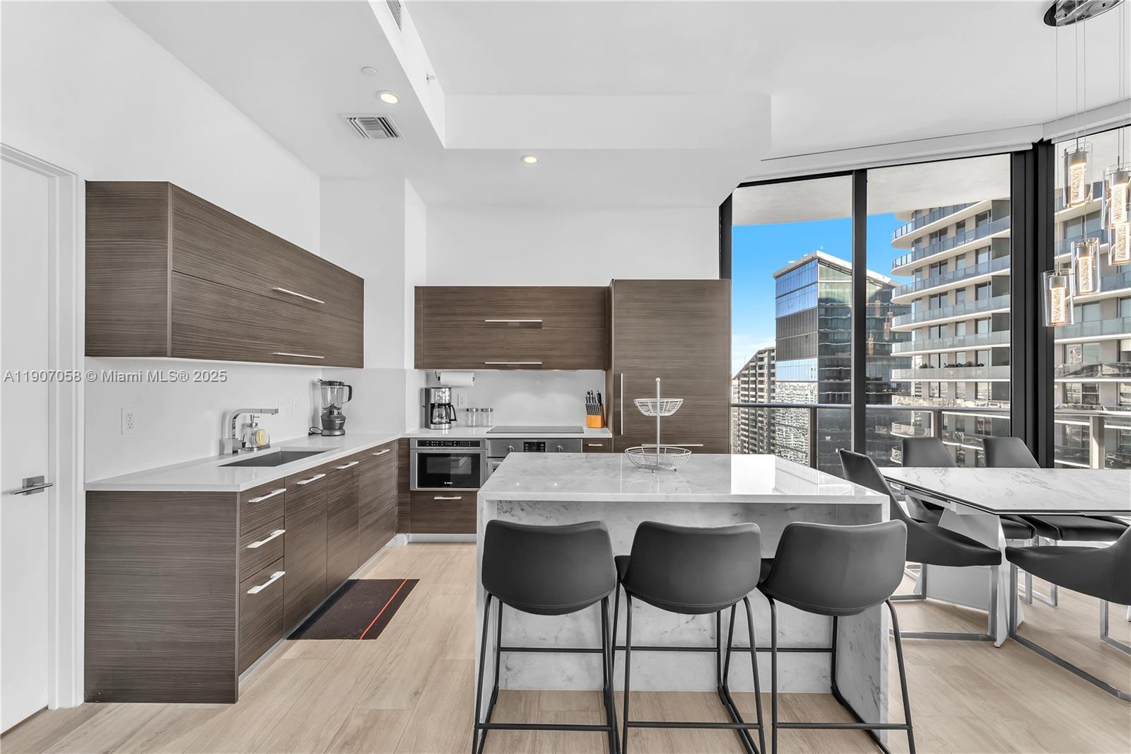 BRICKELL HEIGHTS EAST CON - Residential Lease