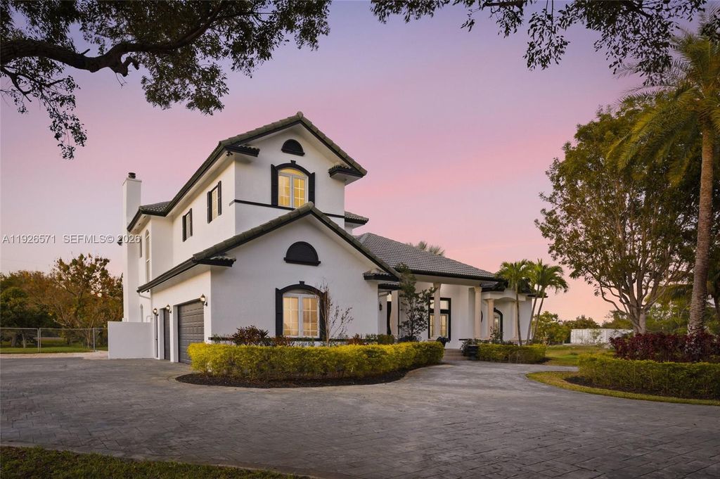 Photo of 20401 SW 48th Pl, Southwest Ranches, FL 33332 (MLS # A11926571)