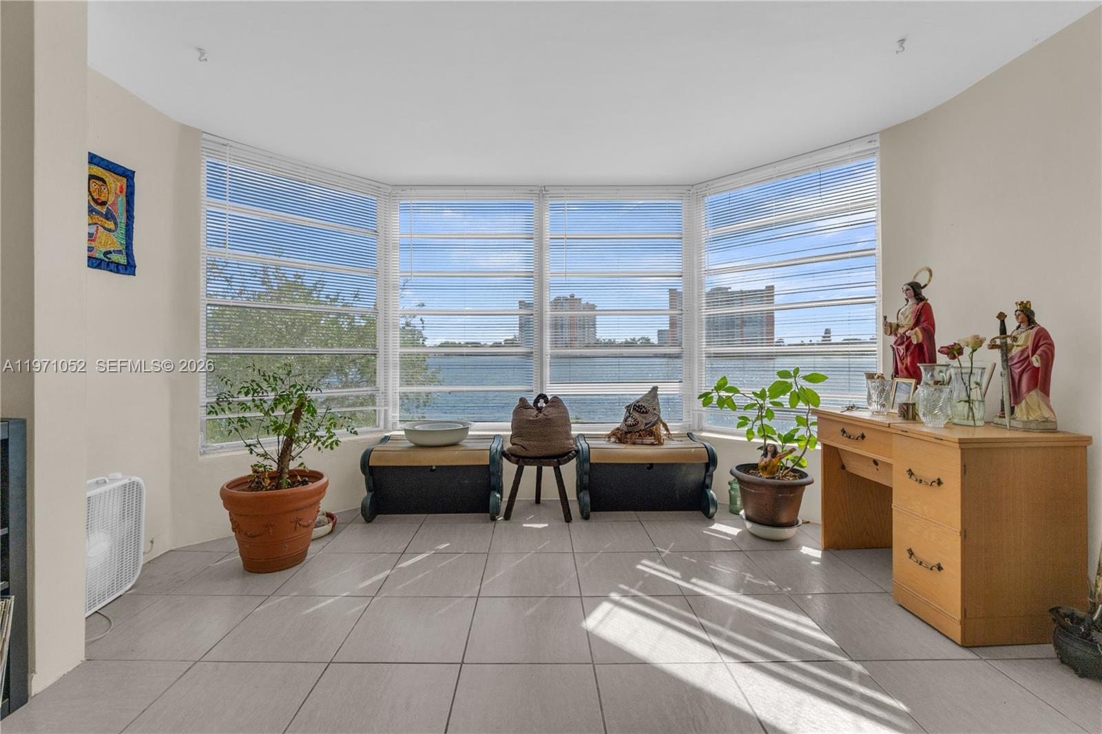 FIFTH FORUM CONDO - Residential