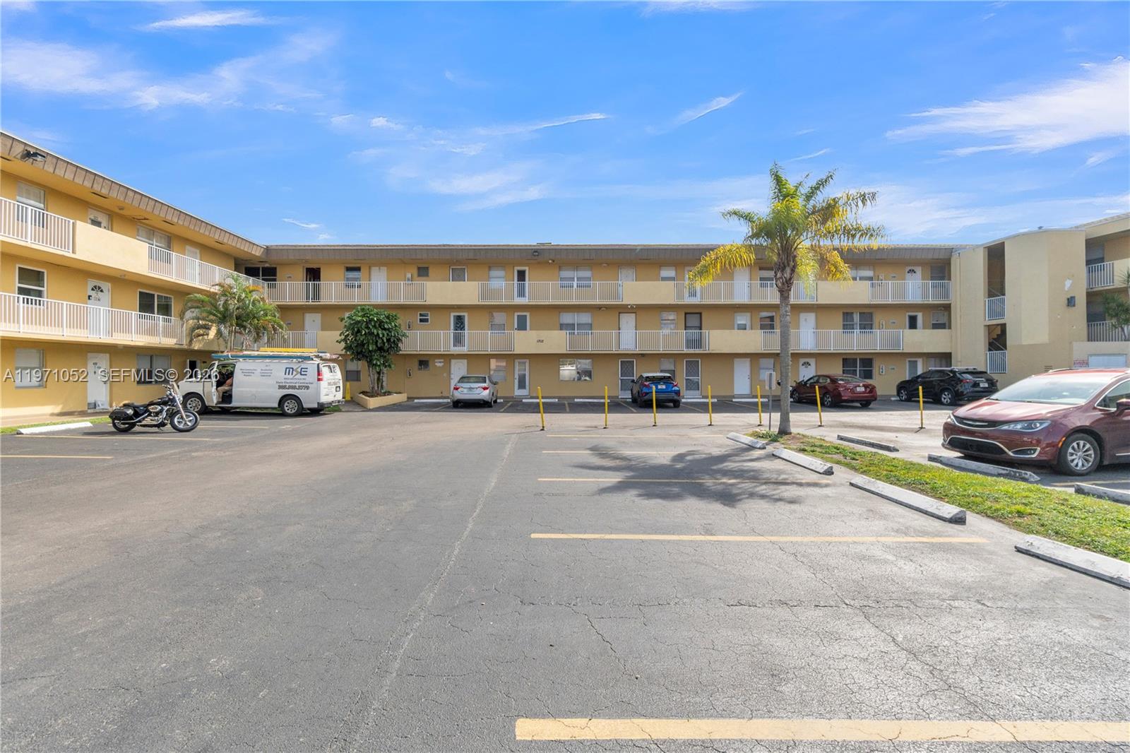 FIFTH FORUM CONDO - Residential