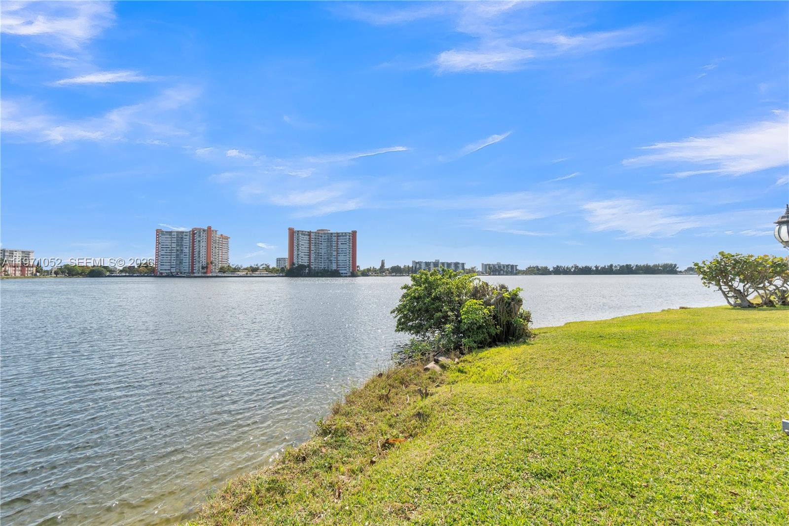 FIFTH FORUM CONDO - Residential