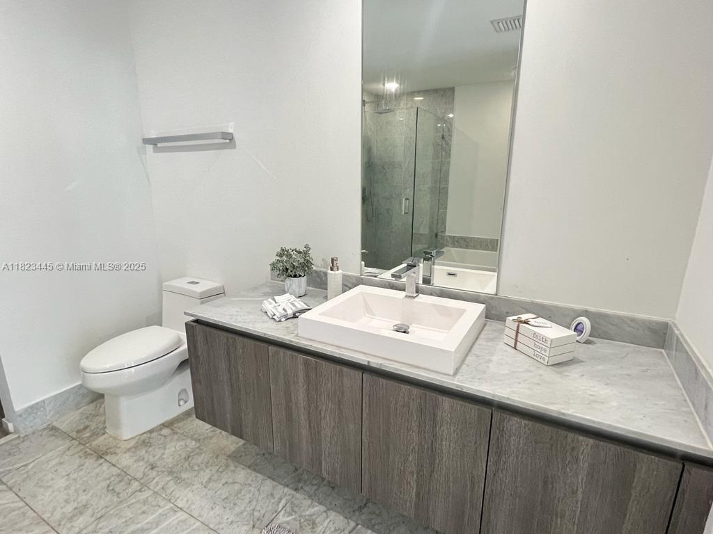 801 SMA RESIDENCES CONDO - Residential