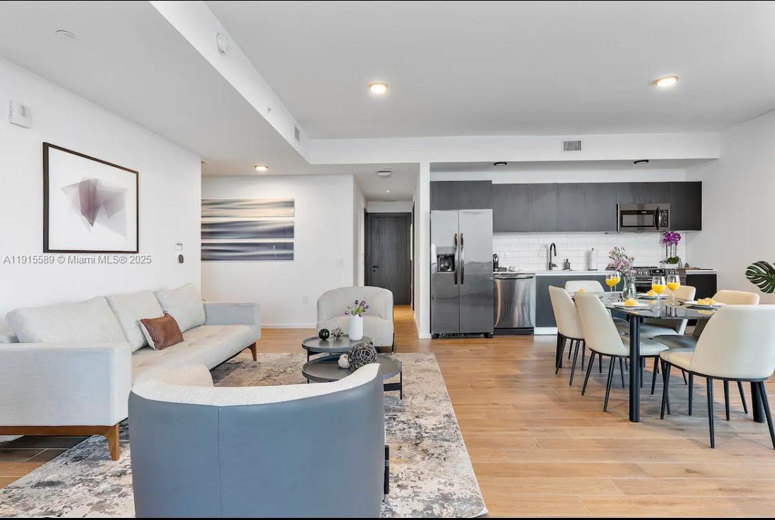 The Elser Hotel & Residenc - Residential Lease