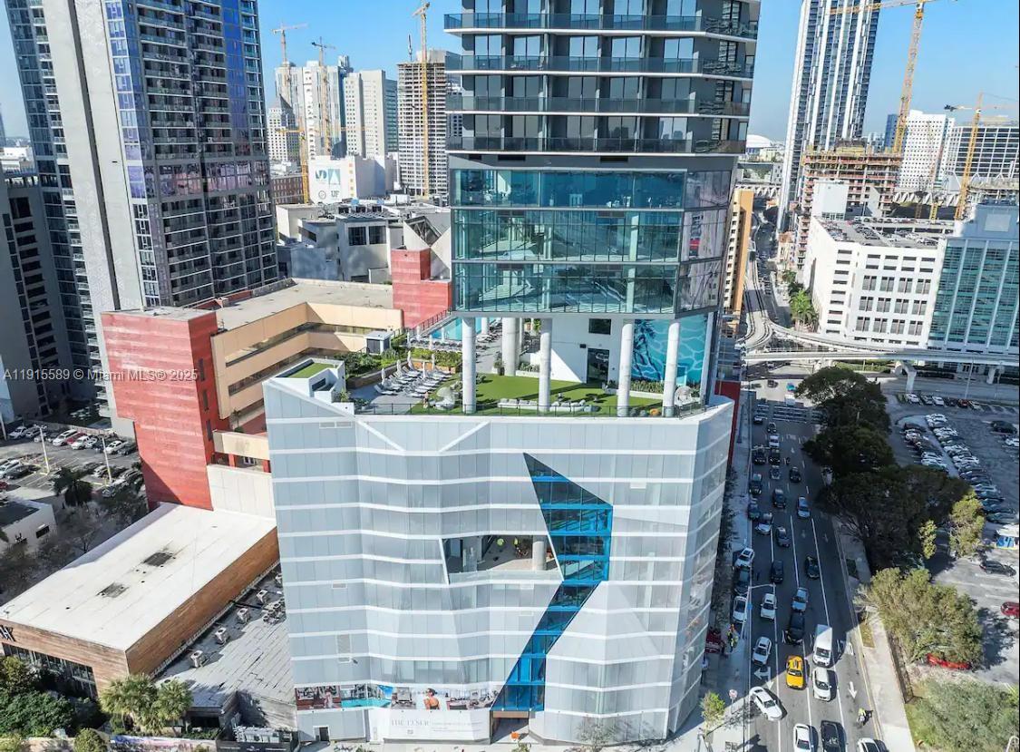 The Elser Hotel & Residenc - Residential Lease