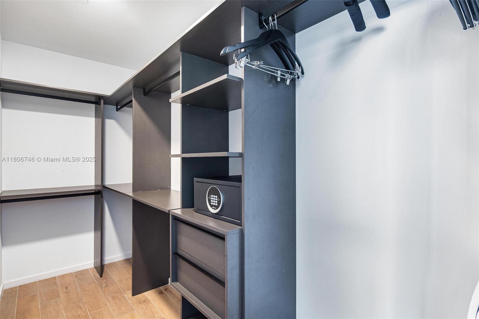 MAP OF MIAMI DADE CO. FL. - Residential