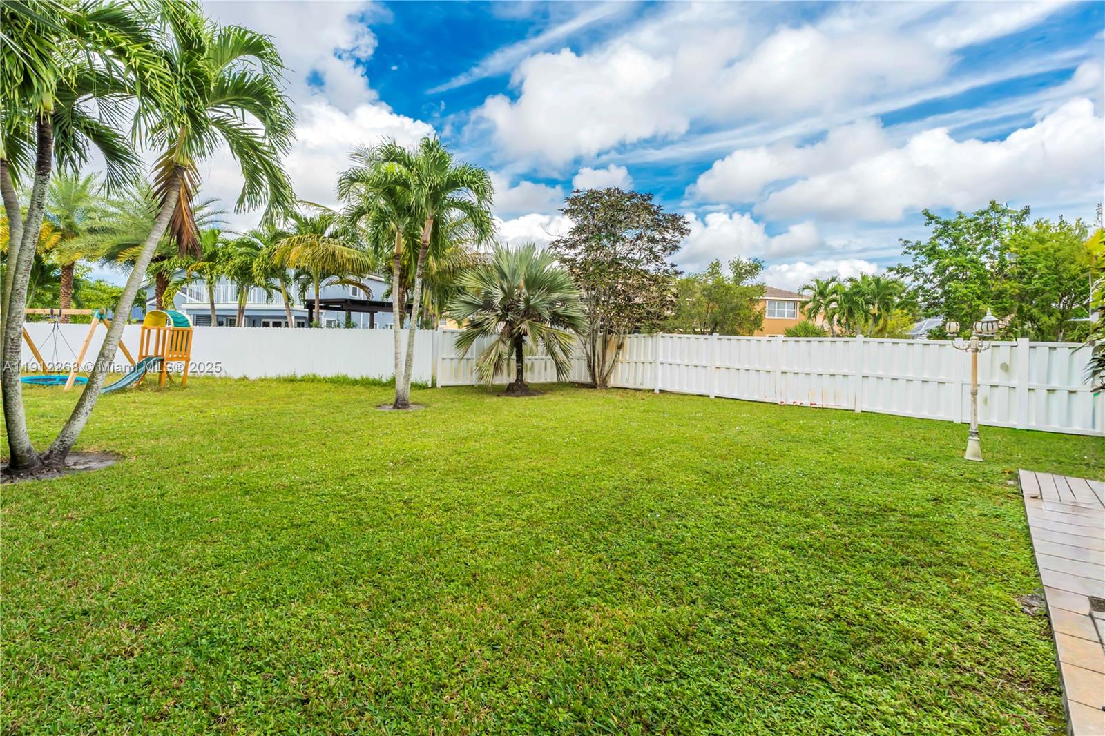 SILVER SHORES (PARCELS H - Residential