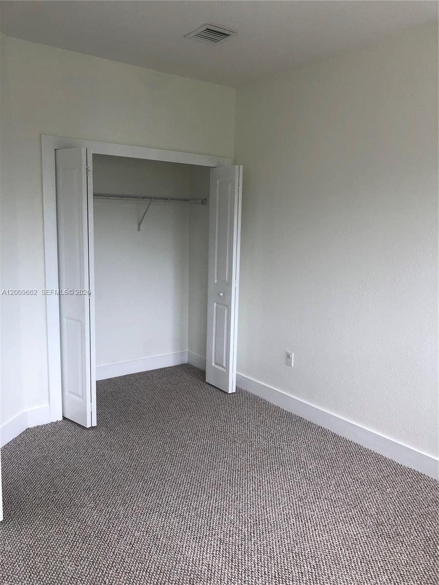 HIDDEN LAKE TOWNHOMES - Residential Lease