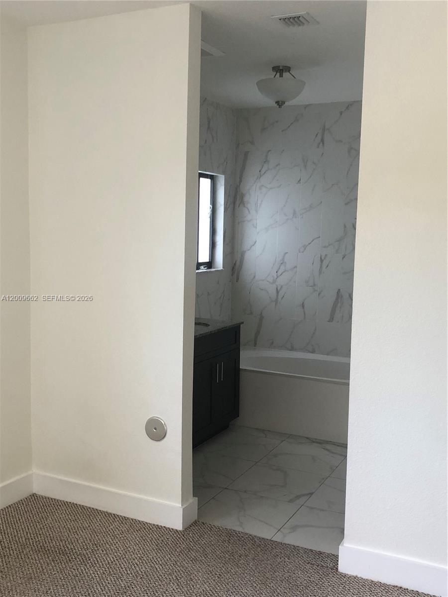 HIDDEN LAKE TOWNHOMES - Residential Lease