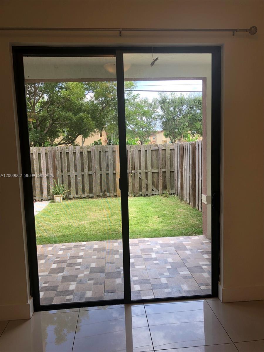 HIDDEN LAKE TOWNHOMES - Residential Lease