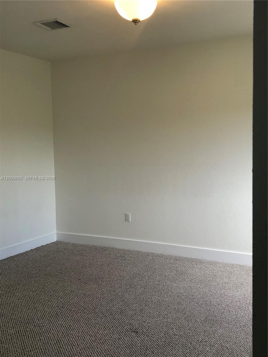 HIDDEN LAKE TOWNHOMES - Residential Lease