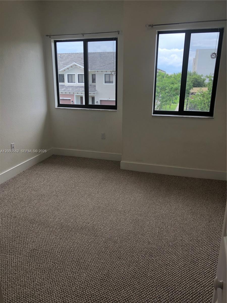 HIDDEN LAKE TOWNHOMES - Residential Lease