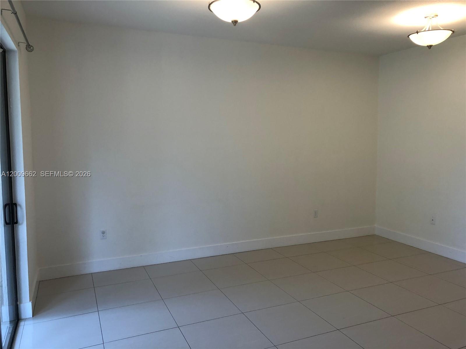 HIDDEN LAKE TOWNHOMES - Residential Lease