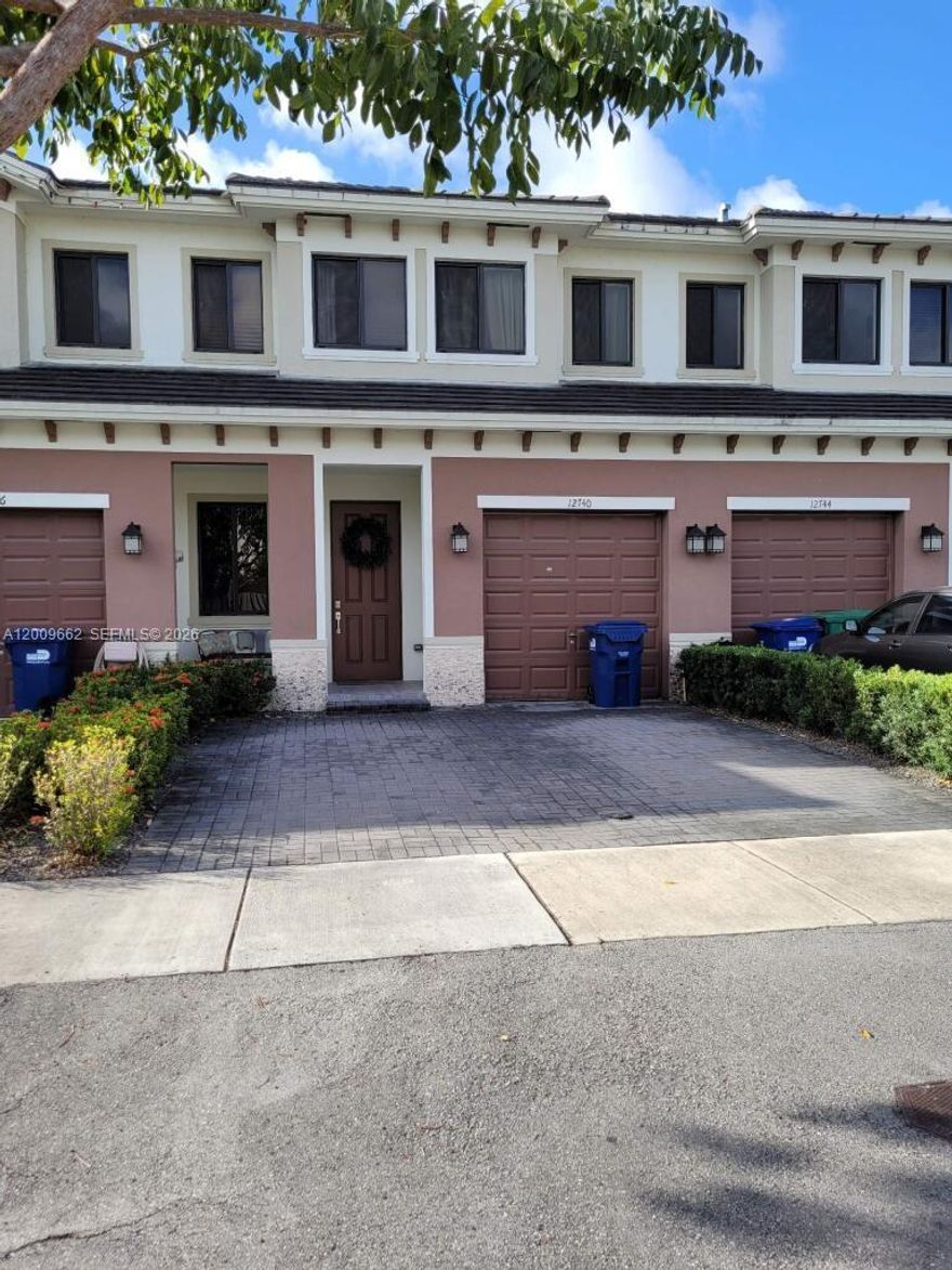 Great location! This comfortable 3-bedroom, 2.5-bathroom townhome is in excellent condition. The first-floor features tile flooring, a powder room, and a spacious kitchen with stainless steel appliances. Enjoy a fenced, yard partially with concrete slabs, a one-car garage with additional storage space, and extra parking in front of the unit. All bedrooms are located upstairs and have carpet flooring; two include walk-in closets. The washer and dryer are also conveniently located on the second floor. The property offers easy access to major highways and is close to excellent schools, shopping centers, and restaurants.
