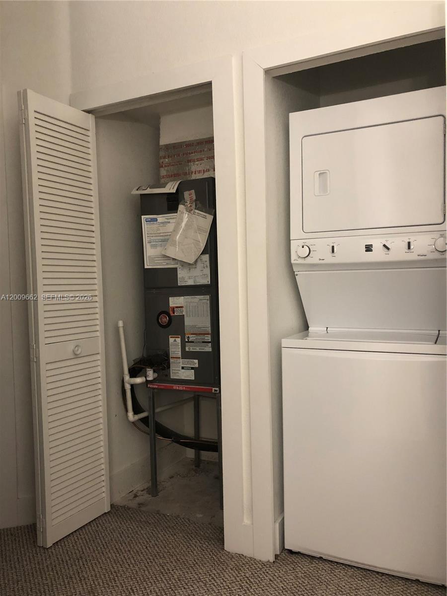 HIDDEN LAKE TOWNHOMES - Residential Lease