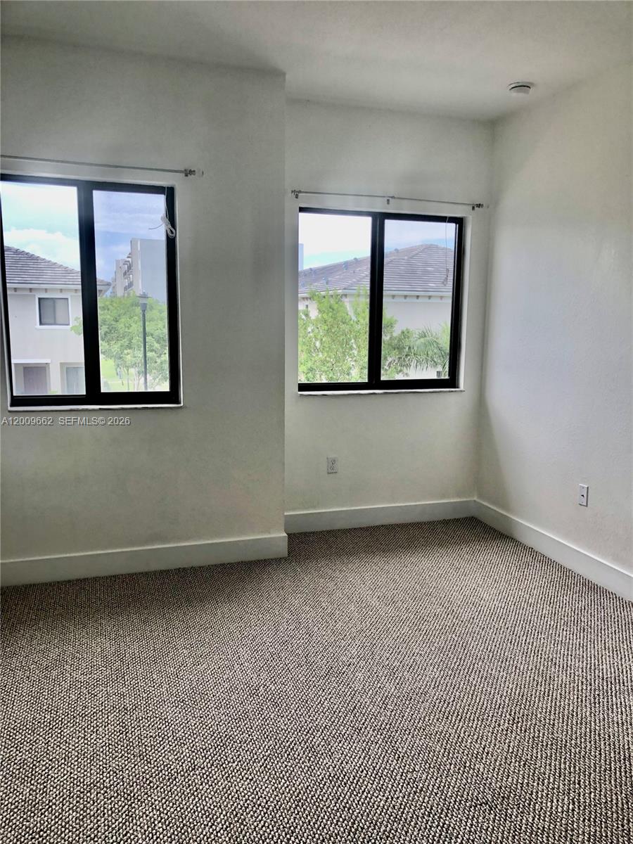 HIDDEN LAKE TOWNHOMES - Residential Lease