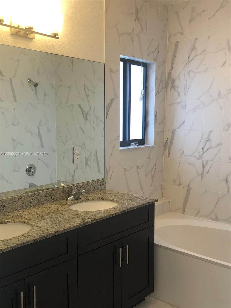 HIDDEN LAKE TOWNHOMES - Residential Lease