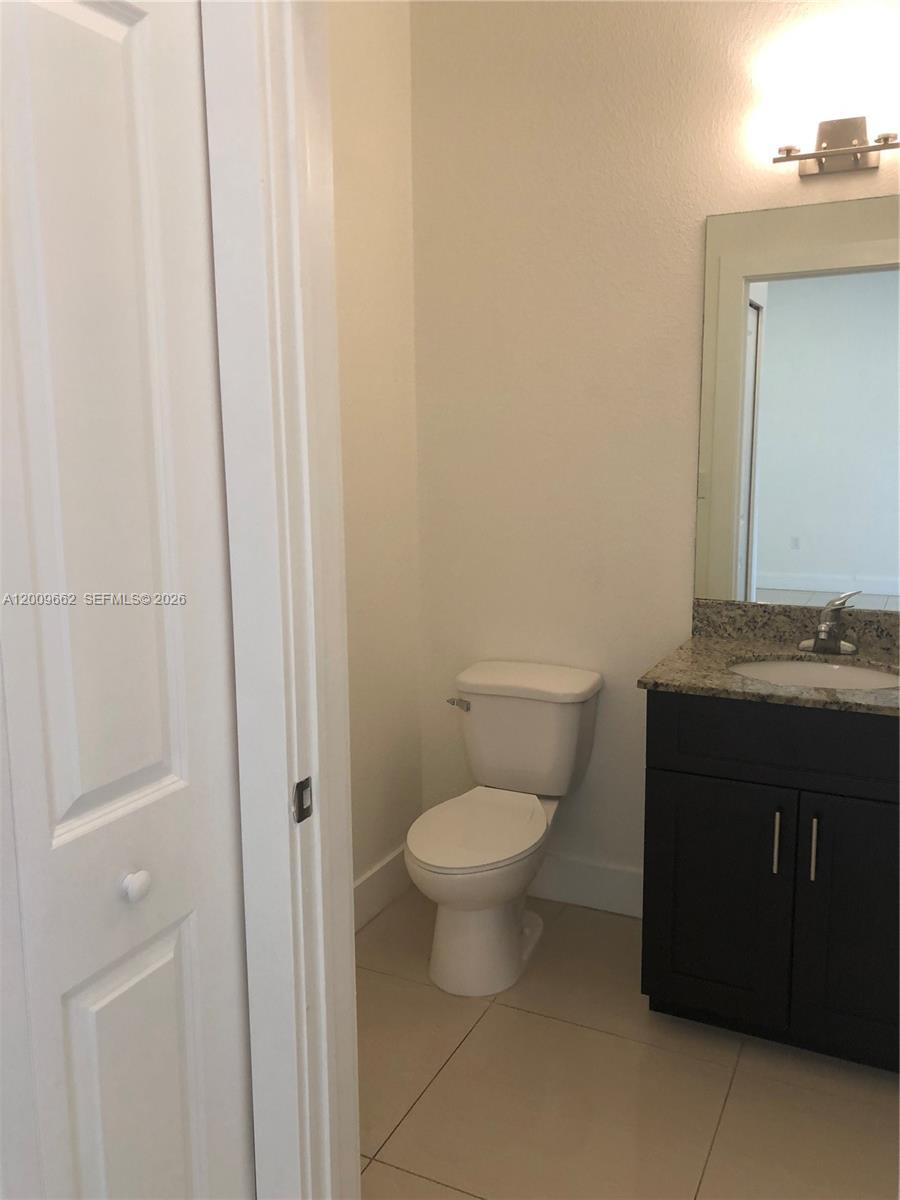 HIDDEN LAKE TOWNHOMES - Residential Lease